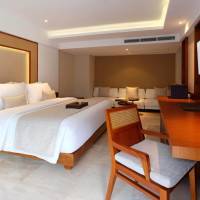 Deluxe Lagoon Access with One-Time Mini-bar