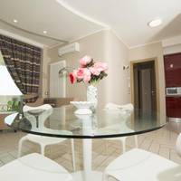 Deluxe Two-Bedroom Apartment