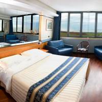 Double or Twin Room with Sea View