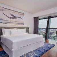 One-Bedroom Skyline Suite