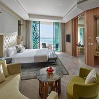 Sea View Suite with Club Lounge Access