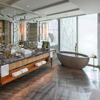 Mandarin Sea Front Suite with Club Lounge Access