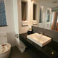 Deluxe Triple Room with Pool Access