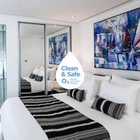 Deluxe One-Bedroom Suite