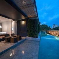 Deluxe Pool Access Sea View