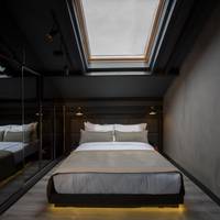Corner Suite with Terrace