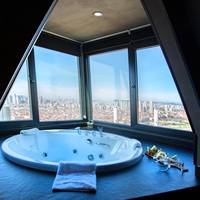 Corner Suite With Jacuzzi 