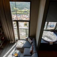 Loft Suite with Jacuzzi