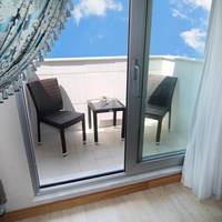 2 Connecting Deluxe Double Rooms with Balcony