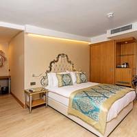 2 Connecting Standard Rooms with Balcony