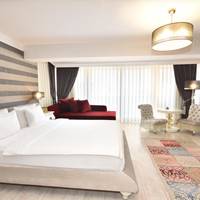 Suite with Terrace and Sea View