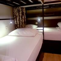 6 Bed Mıxed Dorm With Internal Window