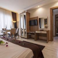 Deluxe Family Suite