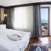Deluxe Triple Room with Partial Sea View