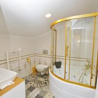 Penthouse Suite with Spa Bath