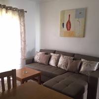 One-Bedroom Ground Floor Apartment with Pool View 