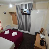 Single Room with Shared Bathroom