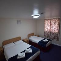 Basic Triple Room with Shared Bathroom