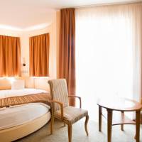 King Room with Spa Bath
