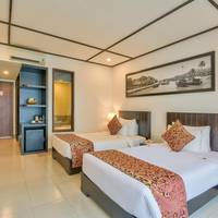 Junior Suite Twin with Balcony and Pool View
