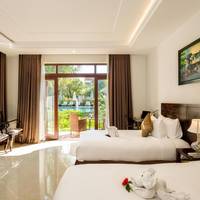 Deluxe Twin with Pool View