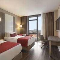 Twin Room with Sofa Bed and City View - Smoking