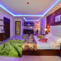 Deluxe Suite with Spa Bath