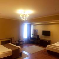 Deluxe Family Room