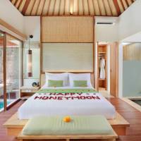 Romantic Honeymoon Package at One Bedroom Villa with Private Pool and Hot Tub