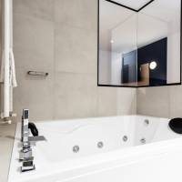 Suite with Spa Bath