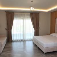 Triple Room with Garden View