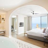 Deluxe Suite with Private Pool and Sea View