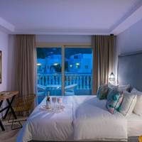 Superior Studio with pool view 