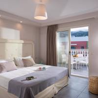 Superior One-Bedroom Apartment with Pool View