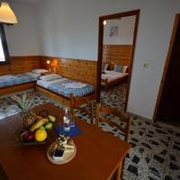 One-Bedroom Apartment with Sea View (3 Adults)