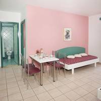 Superior One-Bedroom Apartment