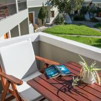 Apartment with Garden View
