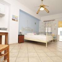 Studio (2 Adults)