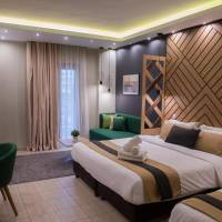 Superior Colors Triple Room