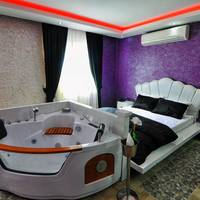 Deluxe Suite with Jacuzzi