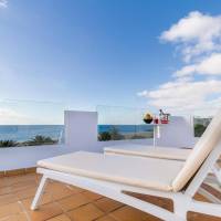 Two-Bedroom Apartment with Sea View (4 Adults)