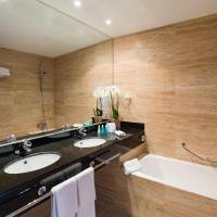 Suite with Sea View (3 Adults + 1 Child)