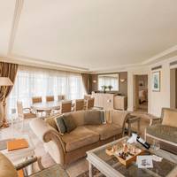 Luxury Suite