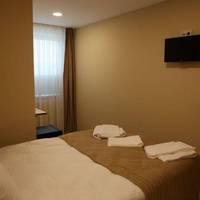 Deluxe Double Room (2 Adults + 1 Child)