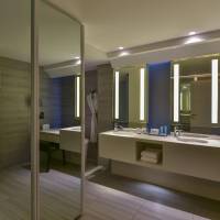 Mega, Guest room, 1 King, City view, Corner room