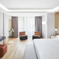 Executive Grand Suite With View