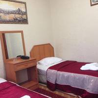 Budget Single Room with Shared Bathroom