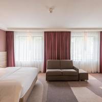 Queen Room - Mobility Accessible - Non-Smoking