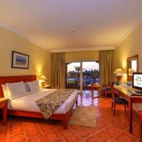 Superior Double Room with Pool View
