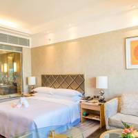 Guest room, 1 King, City view
